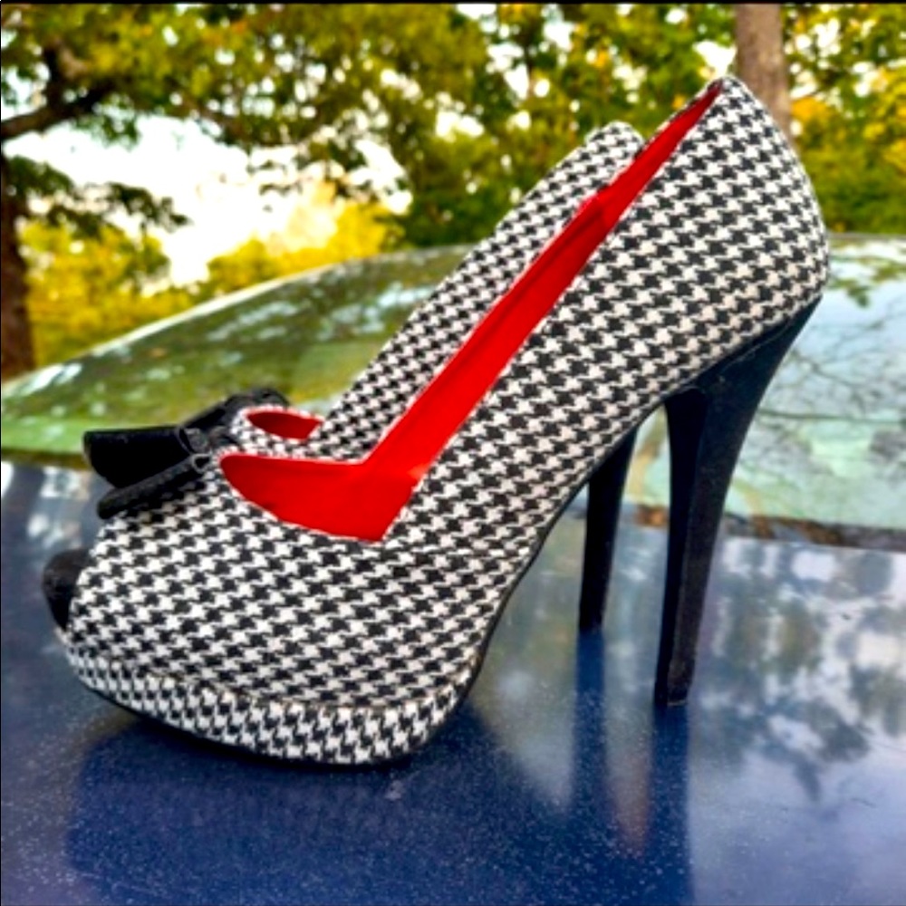 Houndsooth heels
